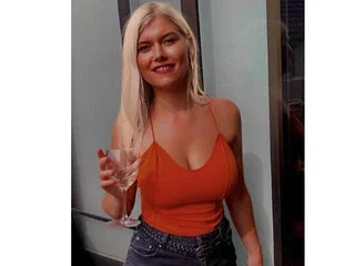 BustyBlondePlaytoy_X live cam video preview