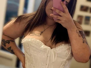 Maitresseeva64 White webcam from France