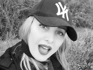 Zelie108 Milf webcam from France